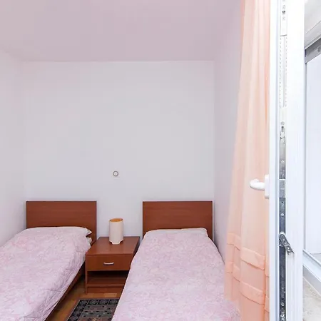 Zara Guest house